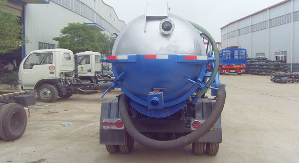 東風(fēng)福瑞卡吸污車